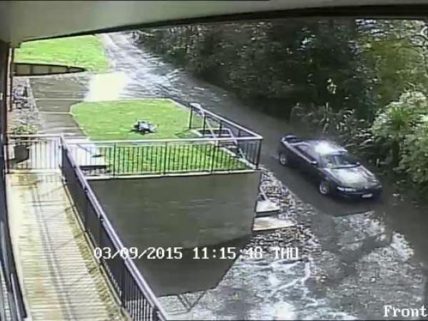 The offender stole a safe and made off in this car