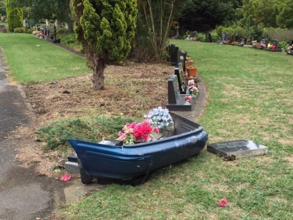 Damaged bumper & headstone