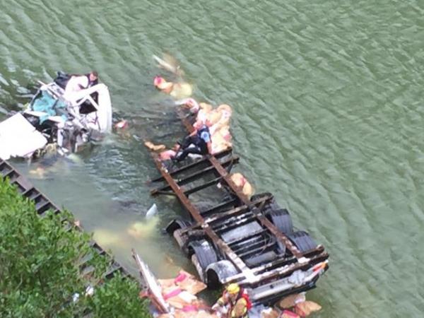 Manawatu Gorge rescue 