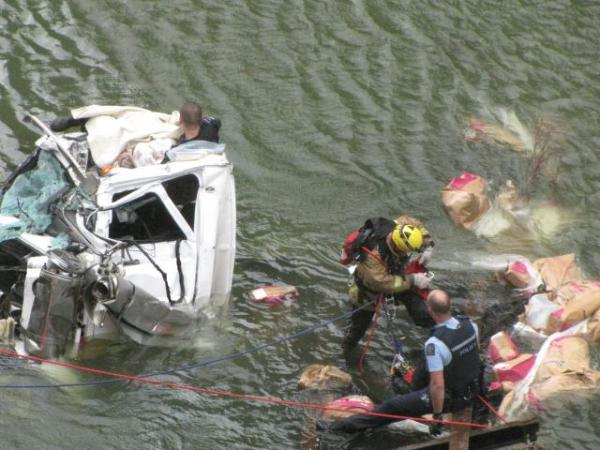 Manawatu Gorge rescue 